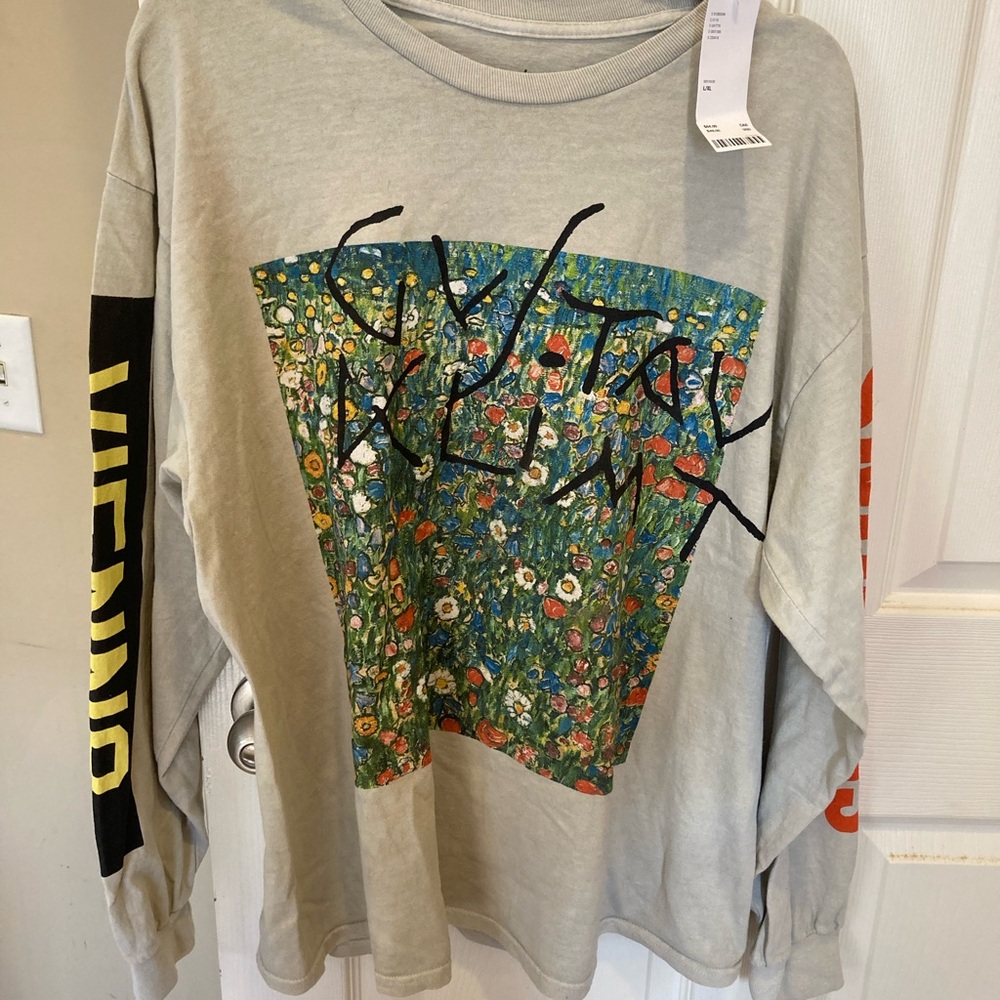 Urban Outfitters Art Print Graphic Long Sleeve T-Shirt